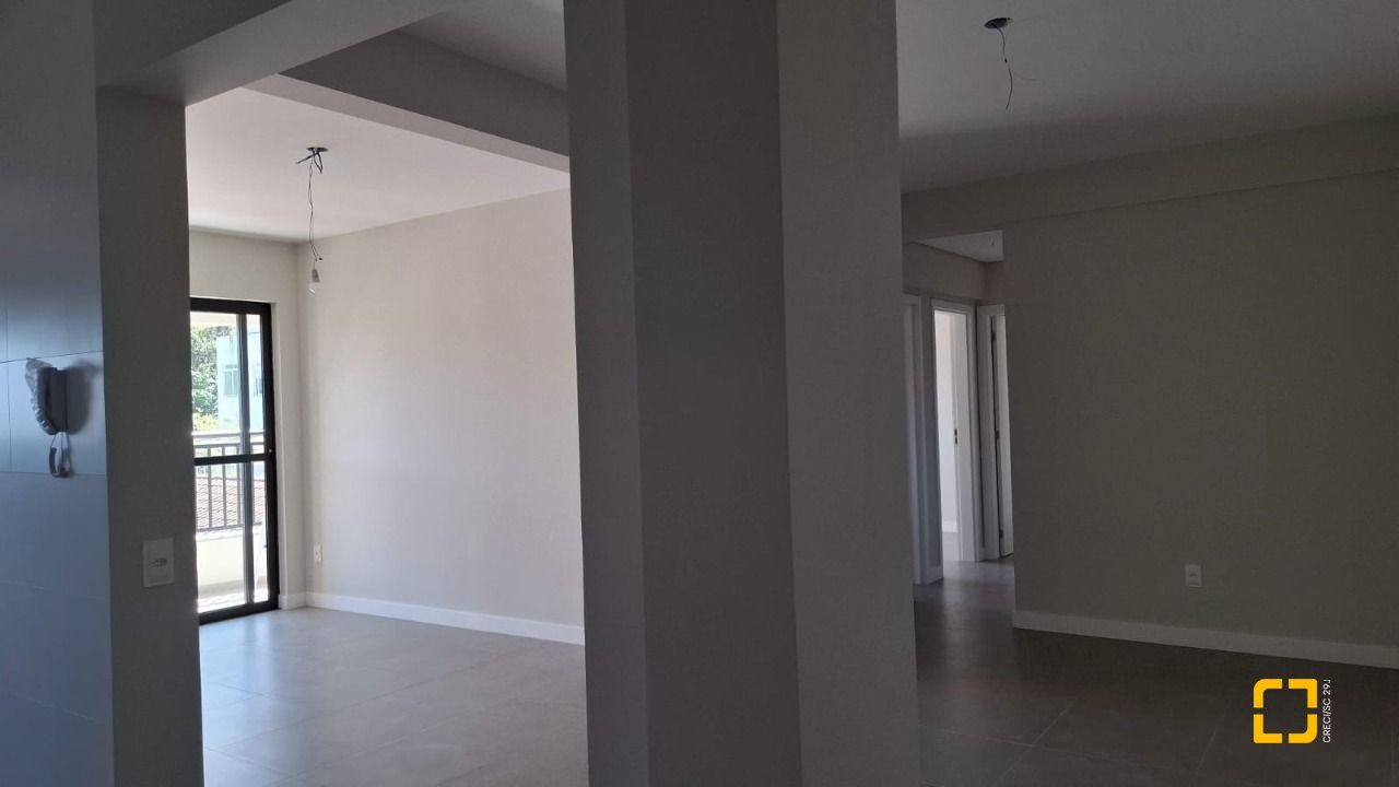 Apartamento com 98m², 4 quartos (sendo 1 suíte), 2 garagens, no bairro Saco Grande em Florianópolis