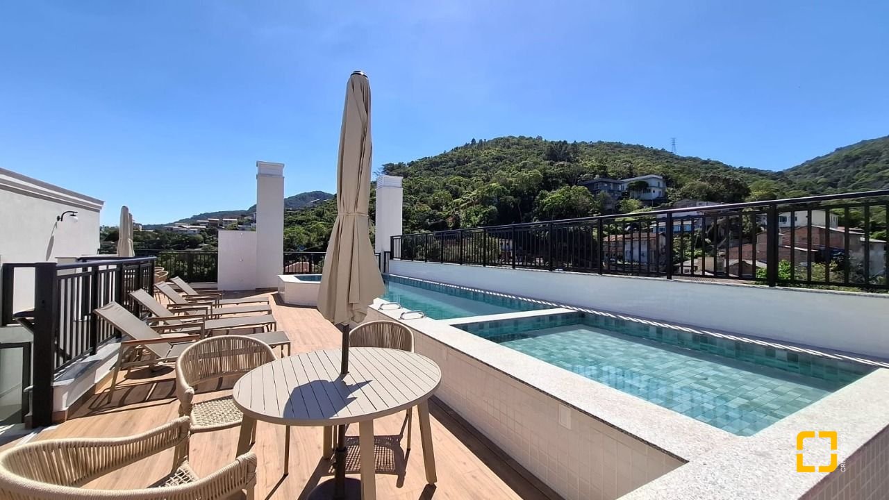 Apartamento com 98m², 4 quartos (sendo 1 suíte), 2 garagens, no bairro Saco Grande em Florianópolis