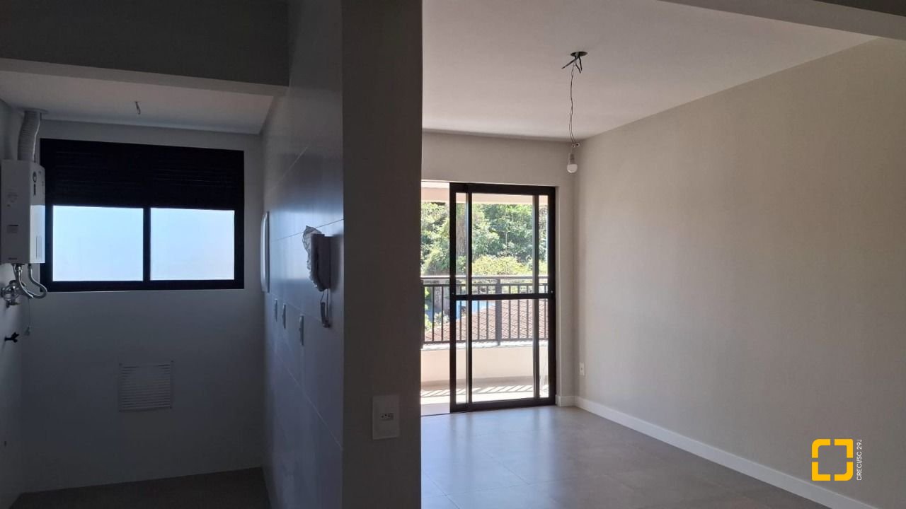 Apartamento com 98m², 4 quartos (sendo 1 suíte), 2 garagens, no bairro Saco Grande em Florianópolis