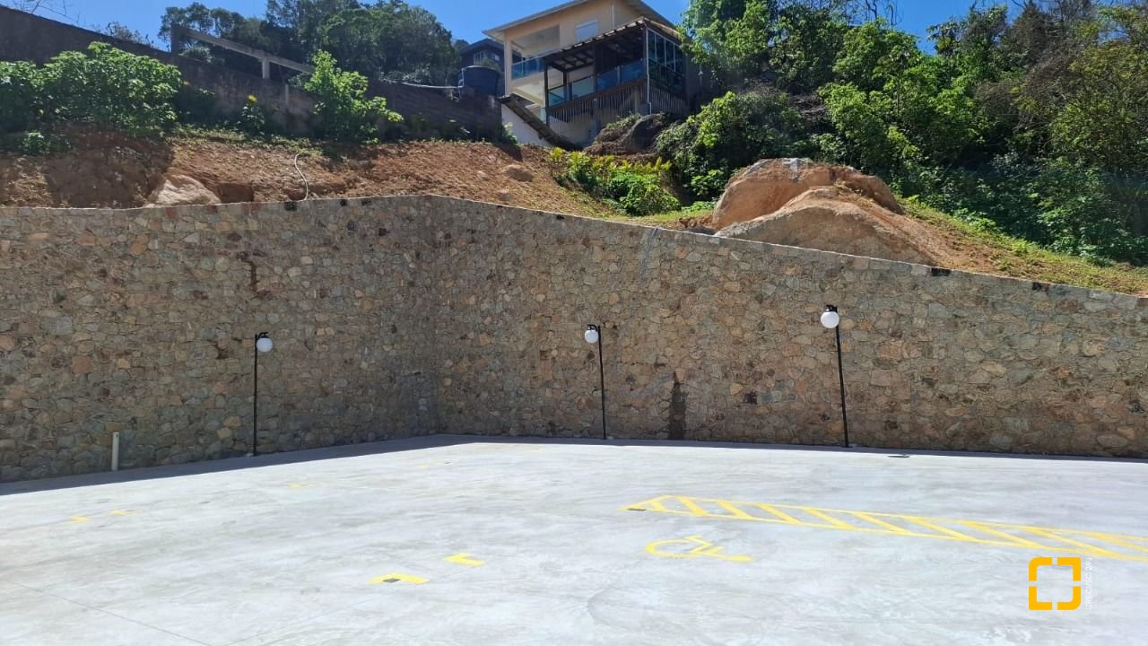 Apartamento com 98m², 4 quartos (sendo 1 suíte), 2 garagens, no bairro Saco Grande em Florianópolis