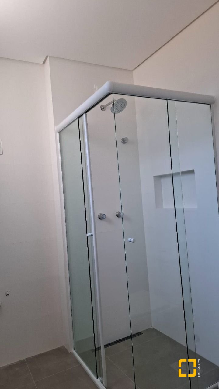 Apartamento com 98m², 4 quartos (sendo 1 suíte), 2 garagens, no bairro Saco Grande em Florianópolis