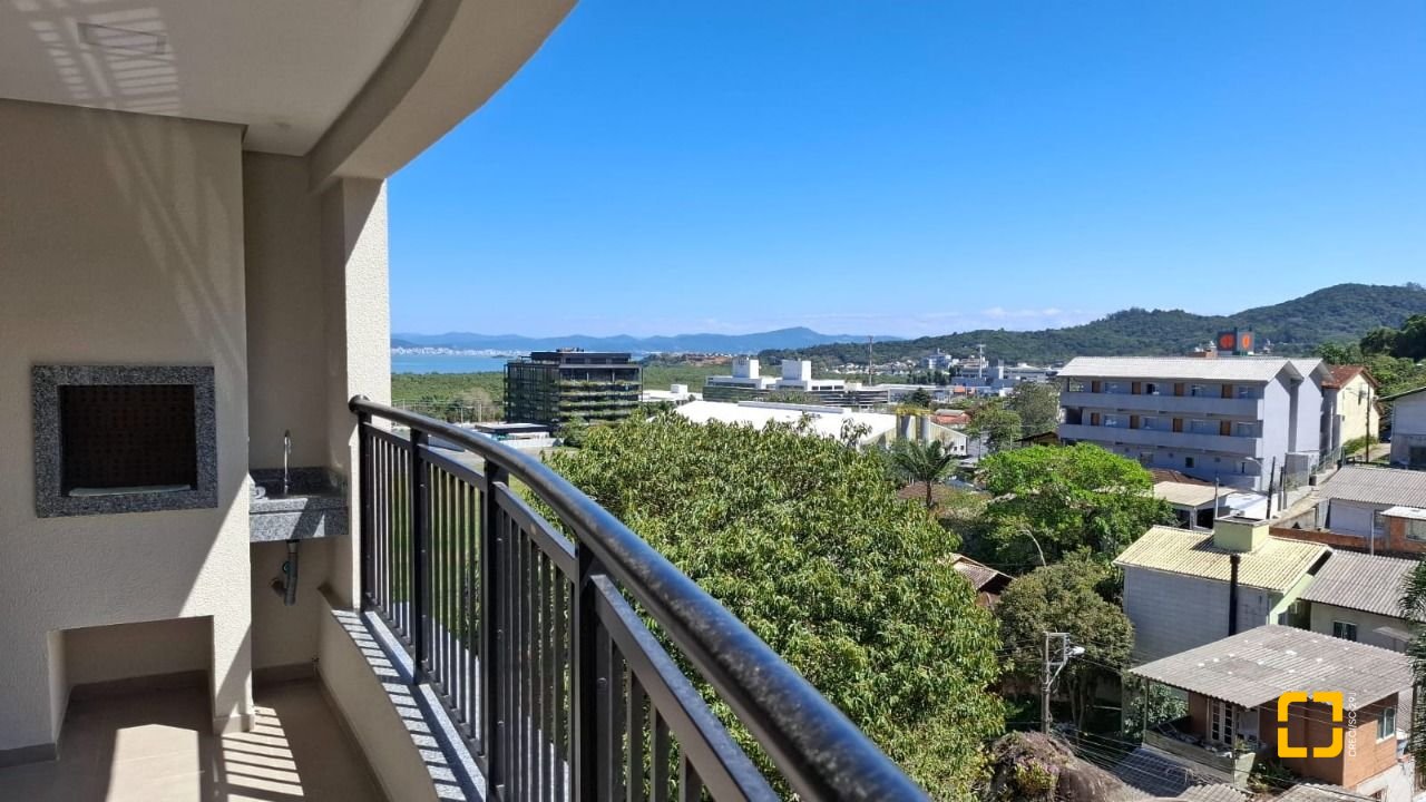Apartamento com 98m², 4 quartos (sendo 1 suíte), 2 garagens, no bairro Saco Grande em Florianópolis