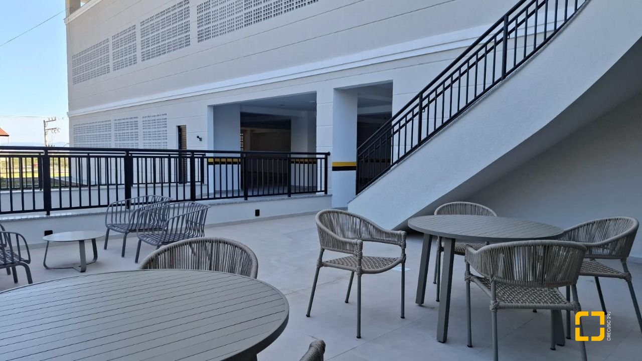 Apartamento com 98m², 4 quartos (sendo 1 suíte), 2 garagens, no bairro Saco Grande em Florianópolis