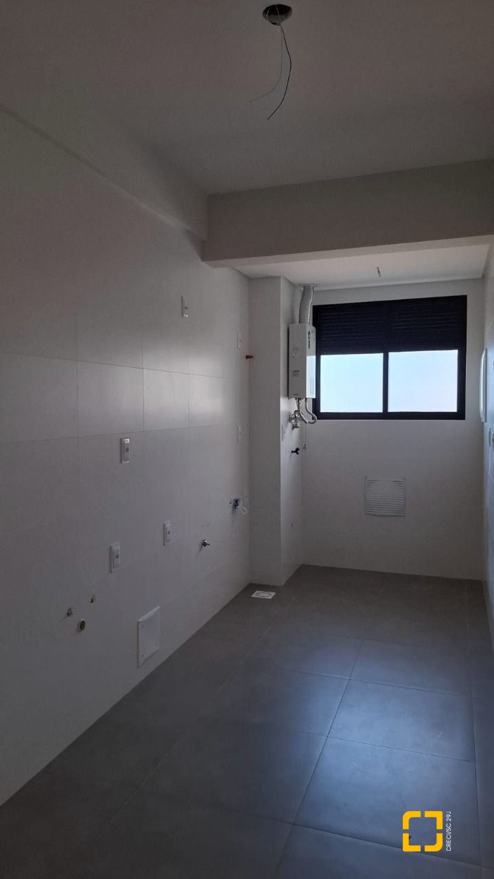 Apartamento com 98m², 4 quartos (sendo 1 suíte), 2 garagens, no bairro Saco Grande em Florianópolis
