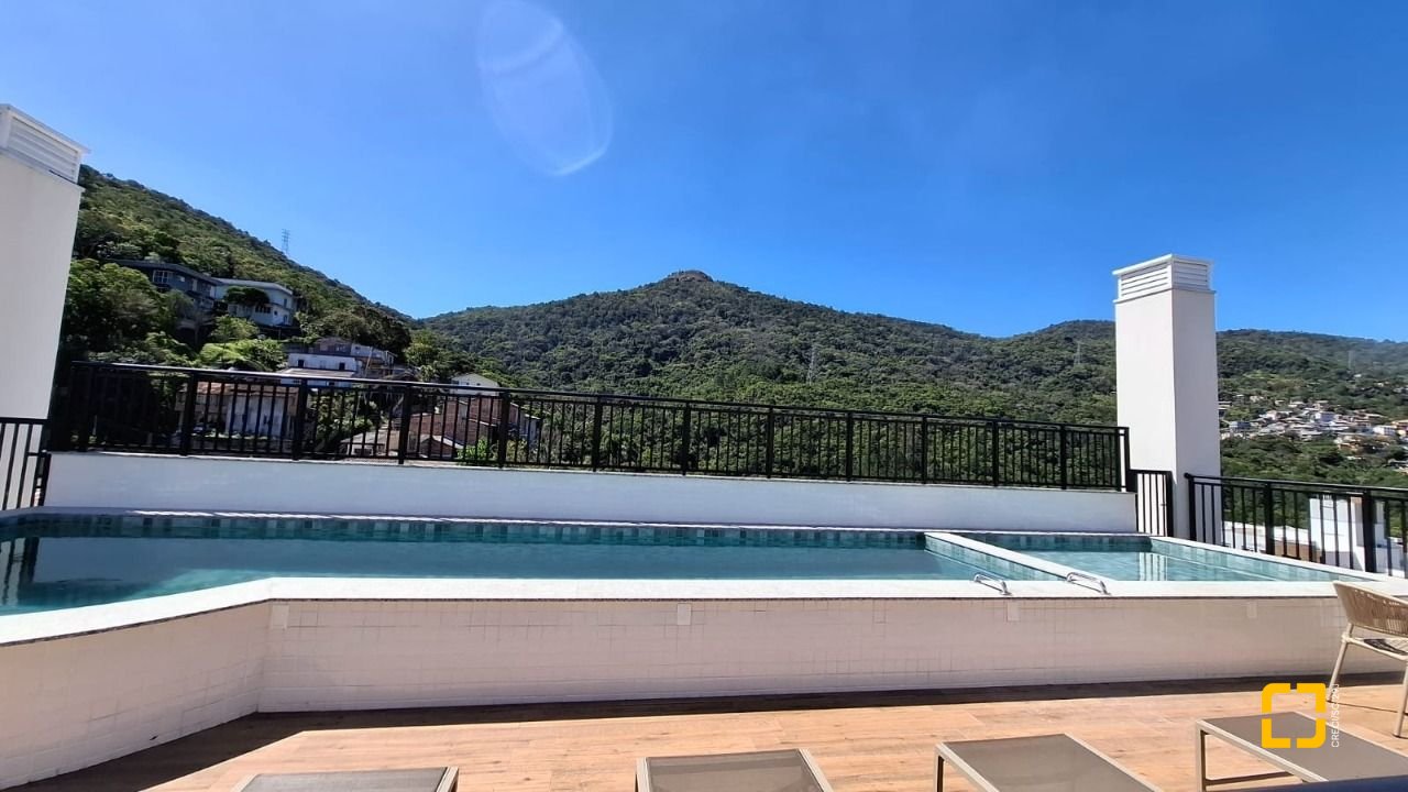 Apartamento com 98m², 4 quartos (sendo 1 suíte), 2 garagens, no bairro Saco Grande em Florianópolis