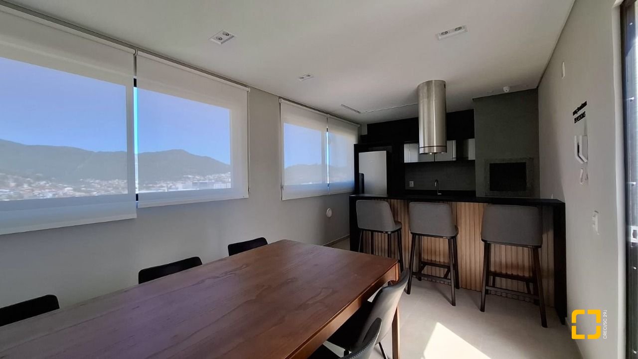 Apartamento com 98m², 4 quartos (sendo 1 suíte), 2 garagens, no bairro Saco Grande em Florianópolis