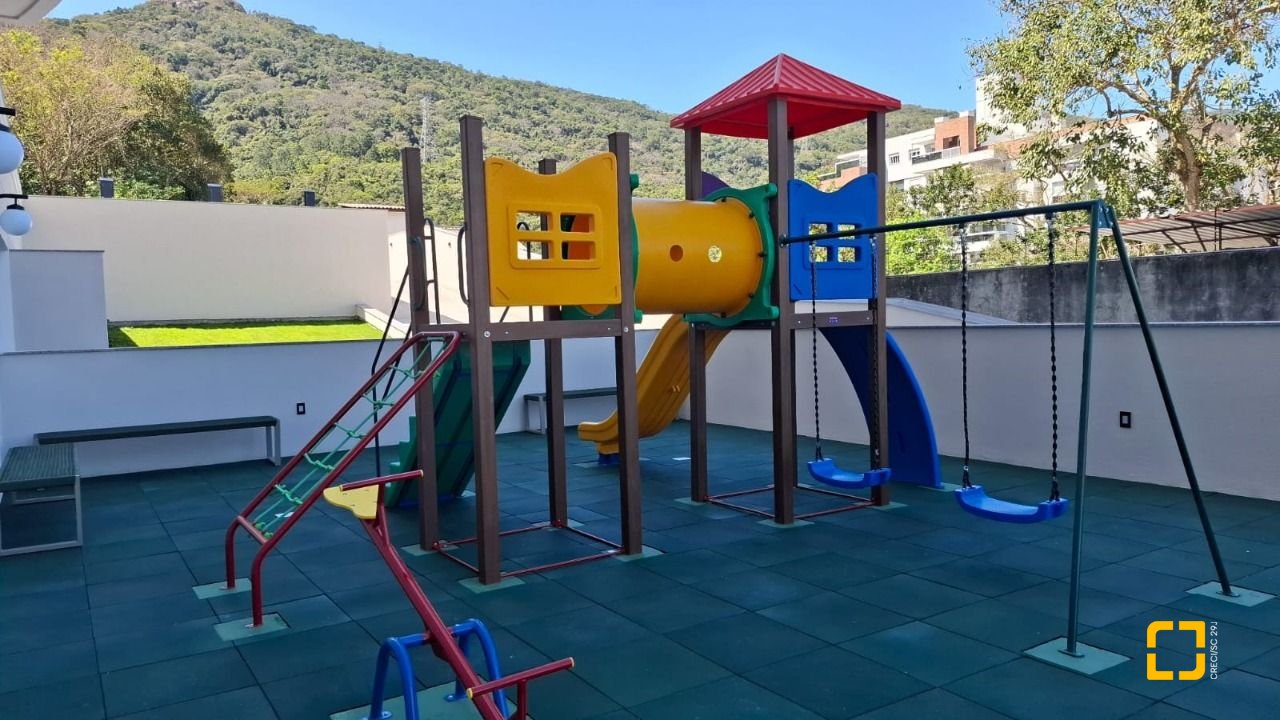Apartamento com 98m², 4 quartos (sendo 1 suíte), 2 garagens, no bairro Saco Grande em Florianópolis