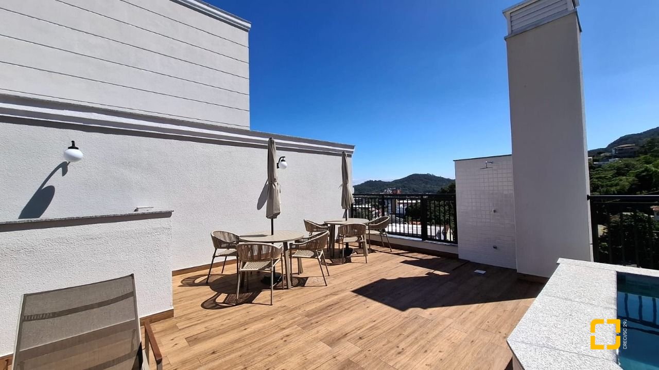 Apartamento com 98m², 4 quartos (sendo 1 suíte), 2 garagens, no bairro Saco Grande em Florianópolis