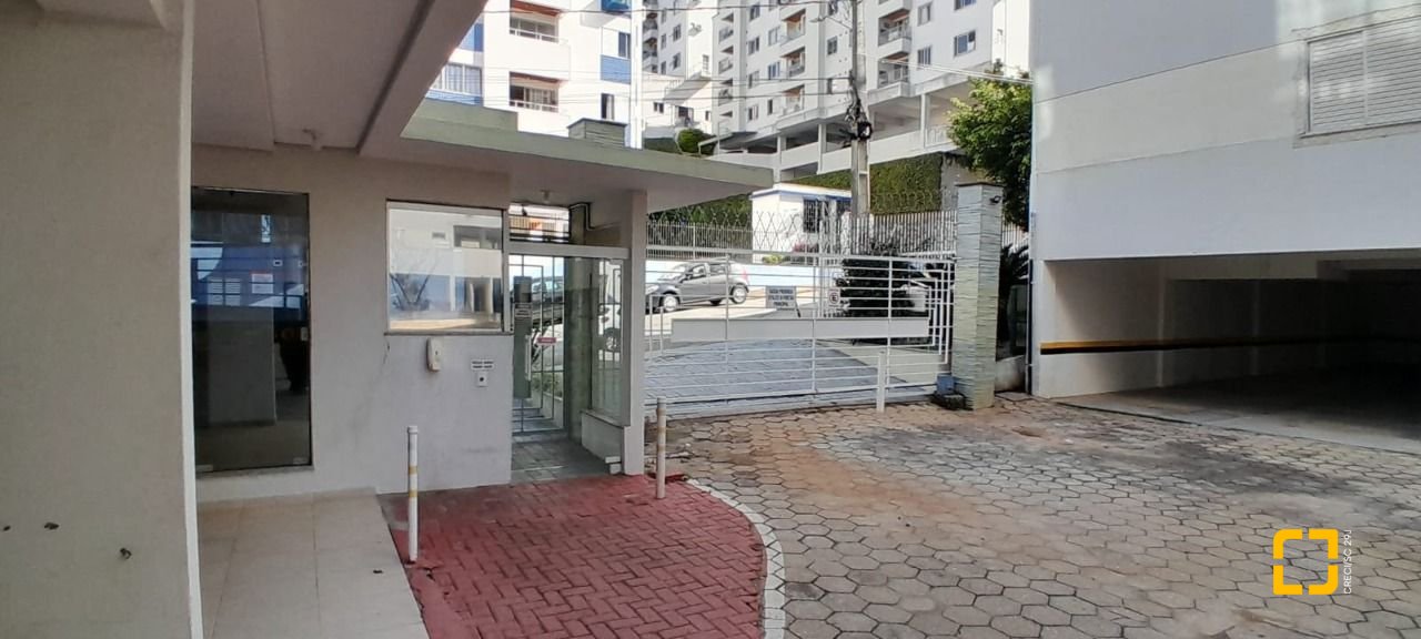 Cobertura com 179m², 5 quartos (sendo 1 suíte), 2 garagens, no bairro Trindade em Florianópolis