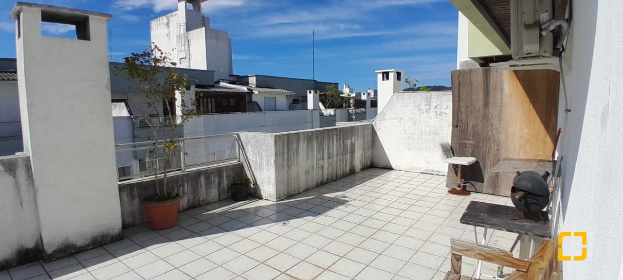 Cobertura com 179m², 5 quartos (sendo 1 suíte), 2 garagens, no bairro Trindade em Florianópolis