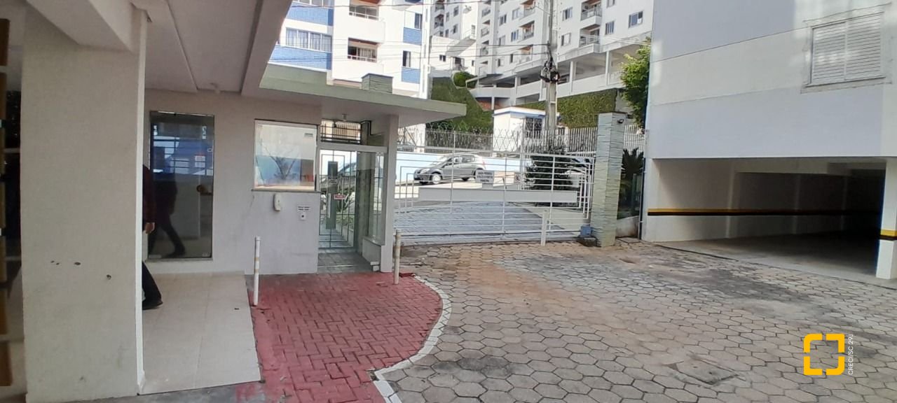 Cobertura com 179m², 5 quartos (sendo 1 suíte), 2 garagens, no bairro Trindade em Florianópolis