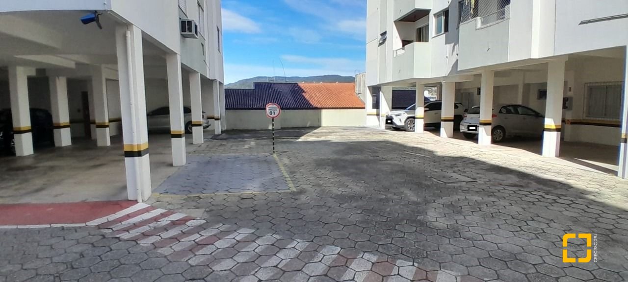 Cobertura com 179m², 5 quartos (sendo 1 suíte), 2 garagens, no bairro Trindade em Florianópolis