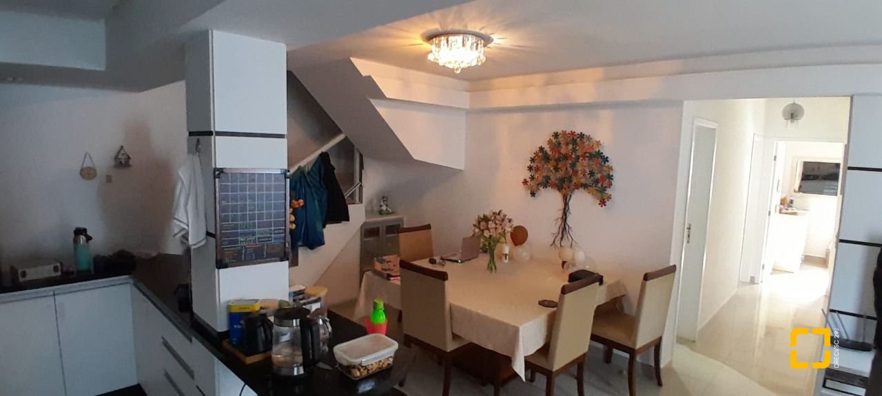 Cobertura com 179m², 5 quartos (sendo 1 suíte), 2 garagens, no bairro Trindade em Florianópolis