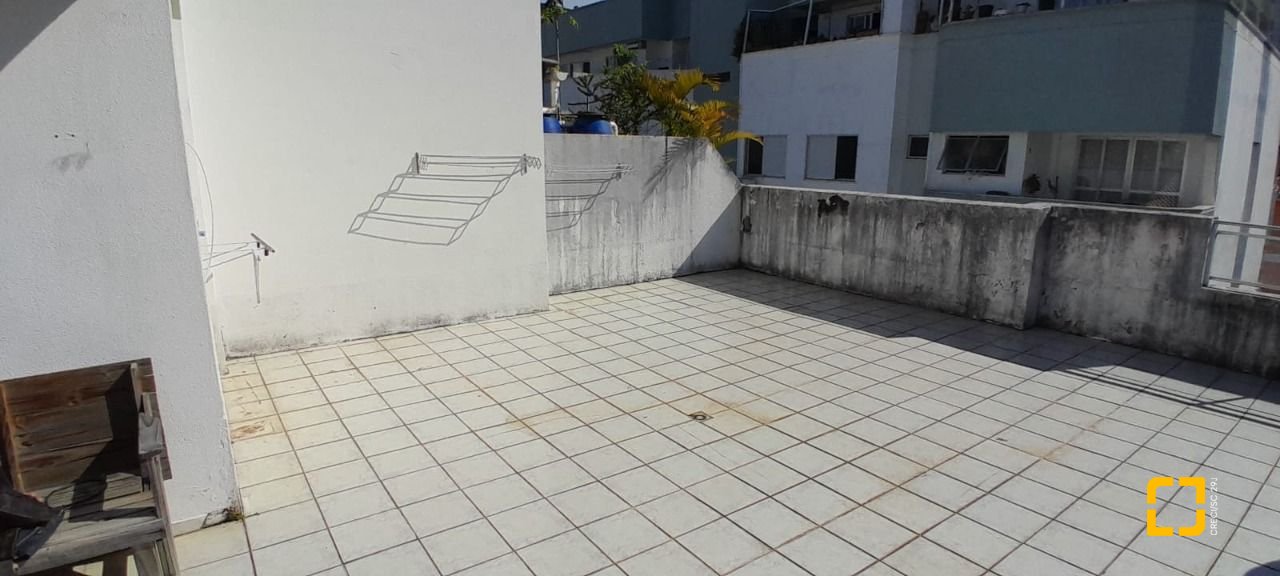 Cobertura com 179m², 5 quartos (sendo 1 suíte), 2 garagens, no bairro Trindade em Florianópolis