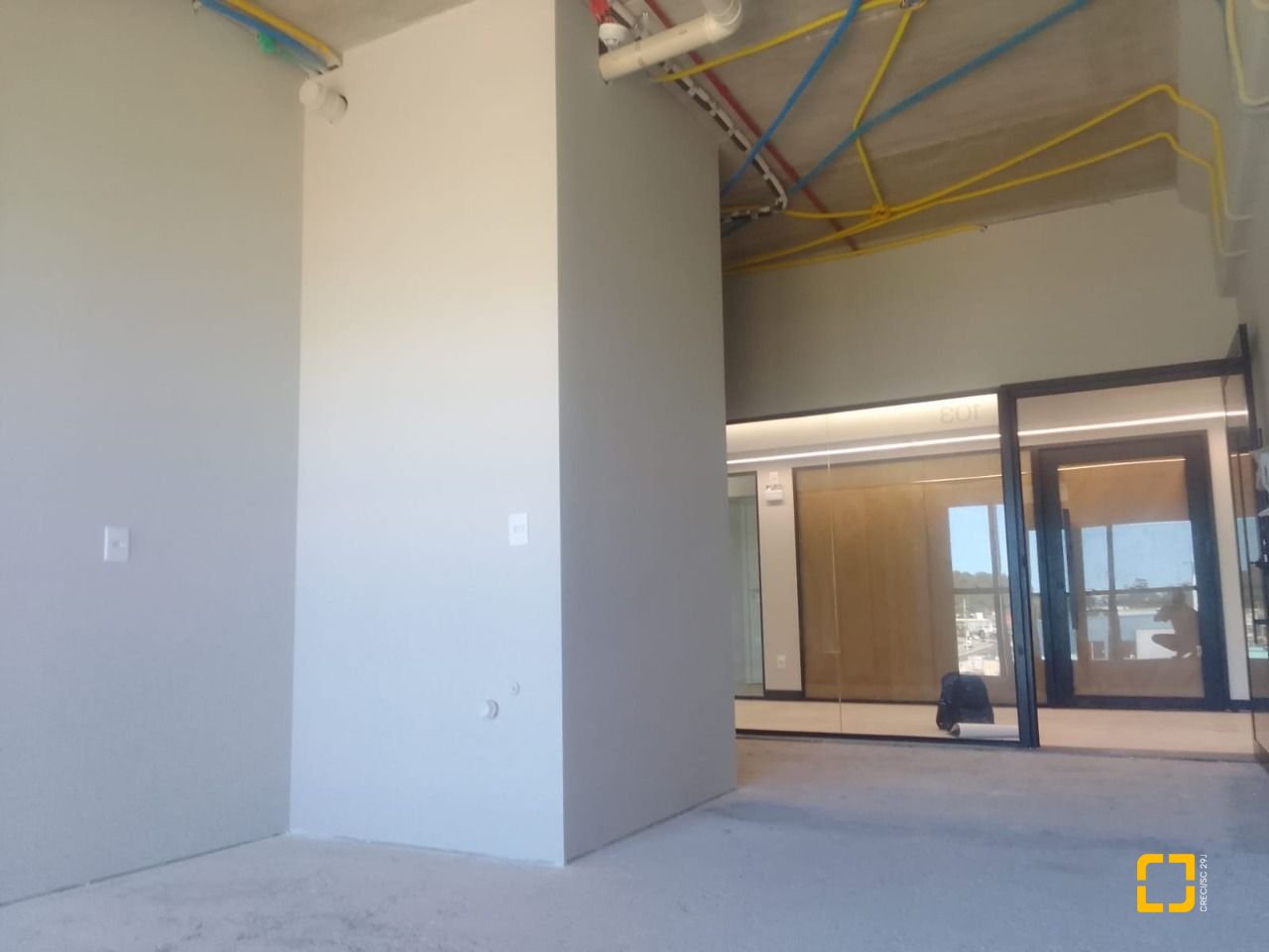 Sala com 27m², 1 garagem, no bairro Campeche em Florianópolis