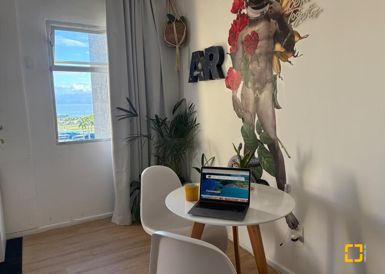 Sala com 22m², no bairro Centro em Florianópolis