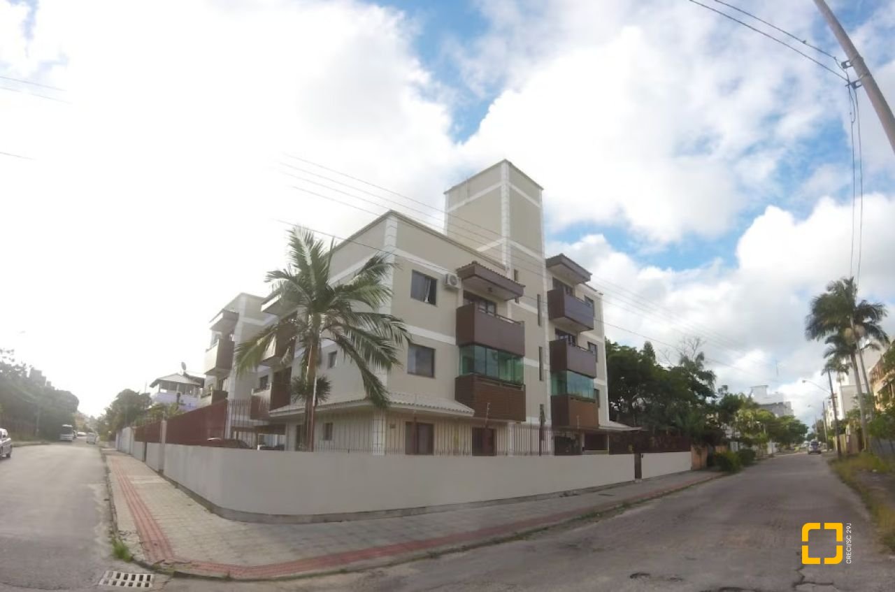 Apartamento com 55m², 2 quartos, 1 garagem, no bairro Canasvieiras em Florianópolis