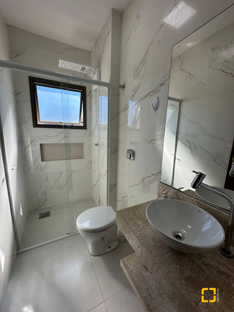 Apartamento com 55m², 2 quartos, 1 garagem, no bairro Canasvieiras em Florianópolis