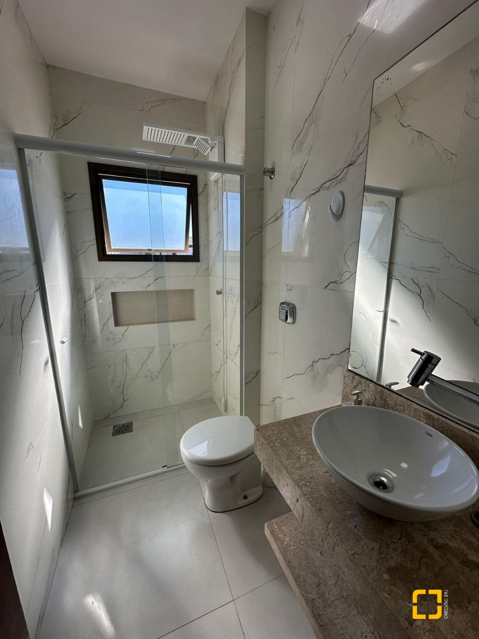 Apartamento com 55m², 2 quartos, 1 garagem, no bairro Canasvieiras em Florianópolis