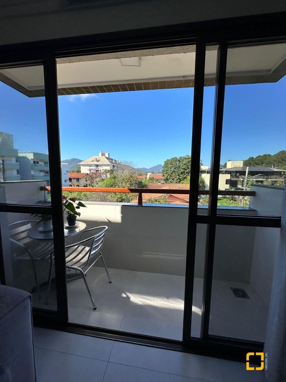 Apartamento com 55m², 2 quartos, 1 garagem, no bairro Canasvieiras em Florianópolis