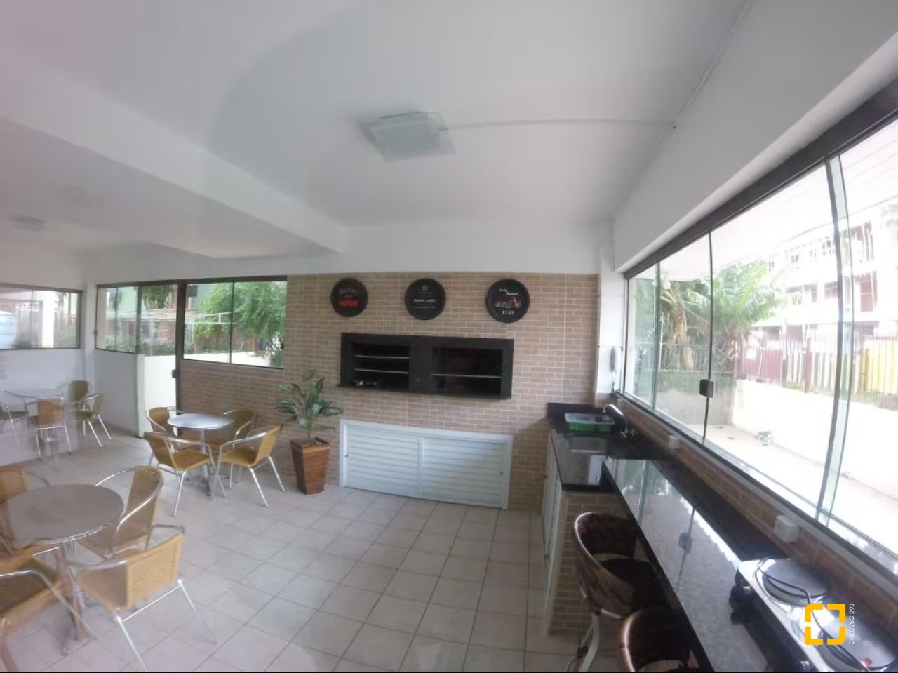 Apartamento com 55m², 2 quartos, 1 garagem, no bairro Canasvieiras em Florianópolis