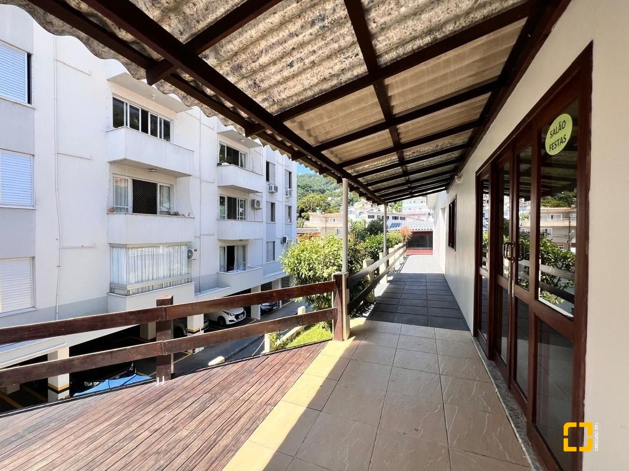 Apartamento com 92m², 4 quartos (sendo 1 suíte), 1 garagem, no bairro Centro em Florianópolis
