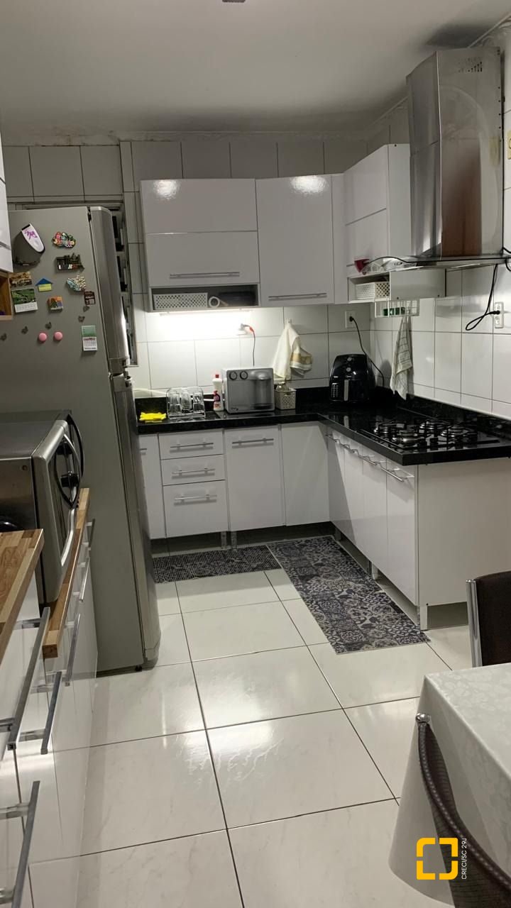Apartamento com 92m², 4 quartos (sendo 1 suíte), 1 garagem, no bairro Centro em Florianópolis