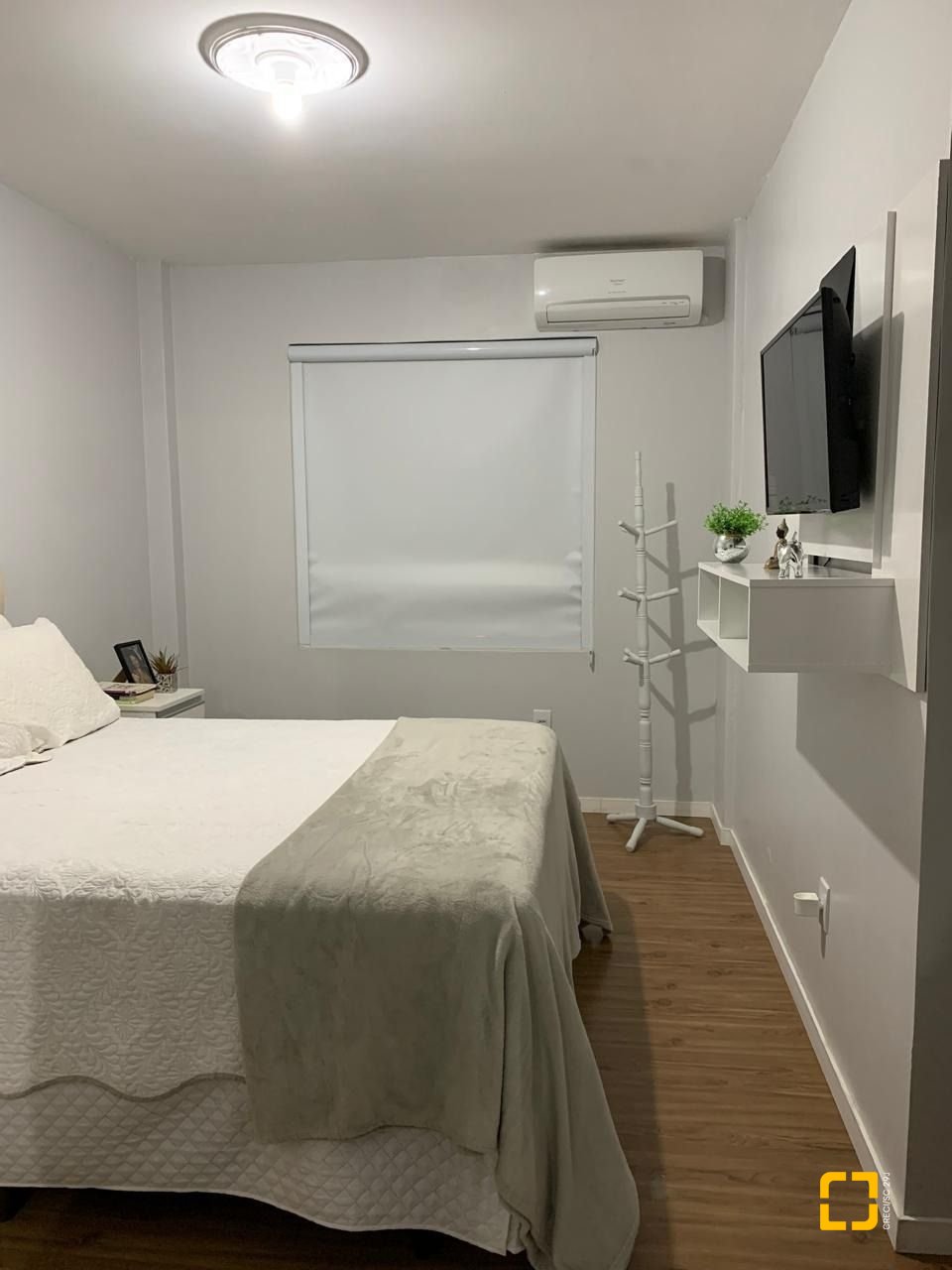Apartamento com 92m², 4 quartos (sendo 1 suíte), 1 garagem, no bairro Centro em Florianópolis