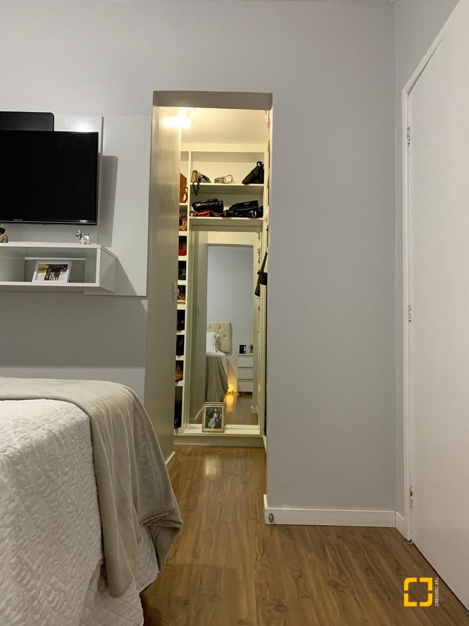 Apartamento com 92m², 4 quartos (sendo 1 suíte), 1 garagem, no bairro Centro em Florianópolis
