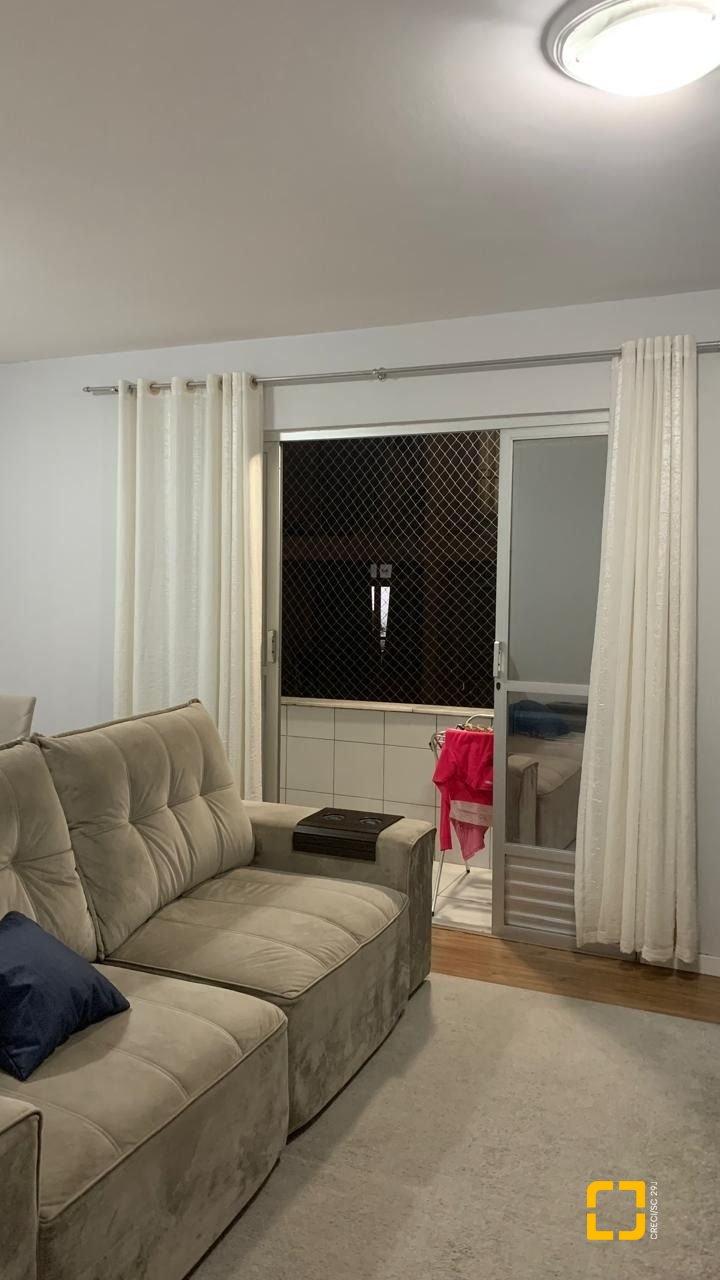 Apartamento com 92m², 4 quartos (sendo 1 suíte), 1 garagem, no bairro Centro em Florianópolis