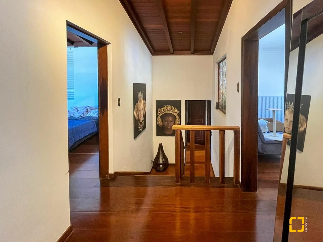 Casa com 362m², 6 quartos (sendo 1 suíte), 4 garagens, no bairro Abraão em Florianópolis