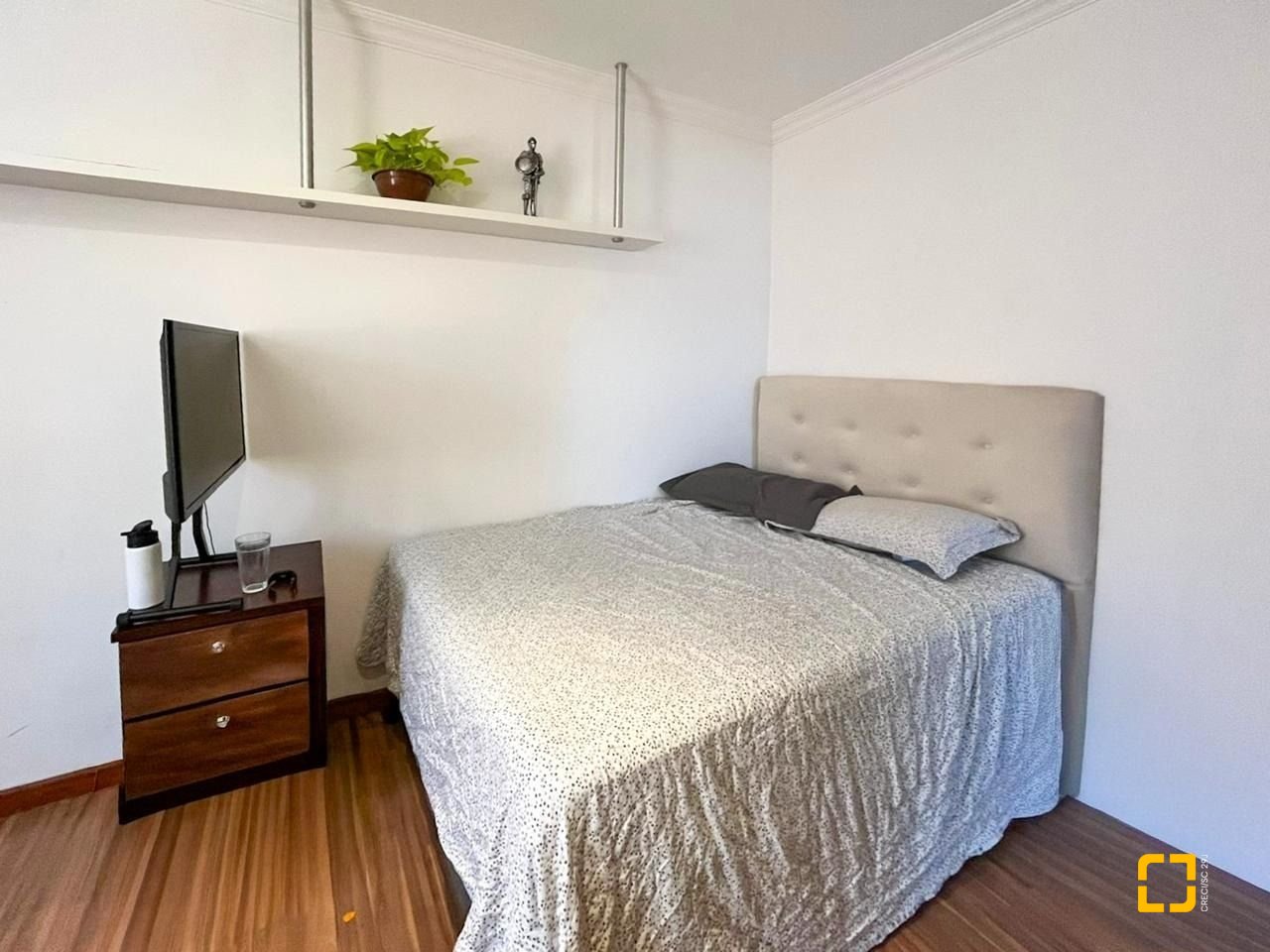 Casa com 362m², 6 quartos (sendo 1 suíte), 4 garagens, no bairro Abraão em Florianópolis