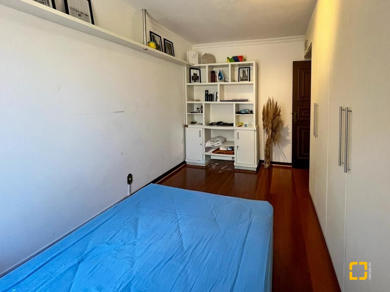 Casa com 362m², 6 quartos (sendo 1 suíte), 4 garagens, no bairro Abraão em Florianópolis