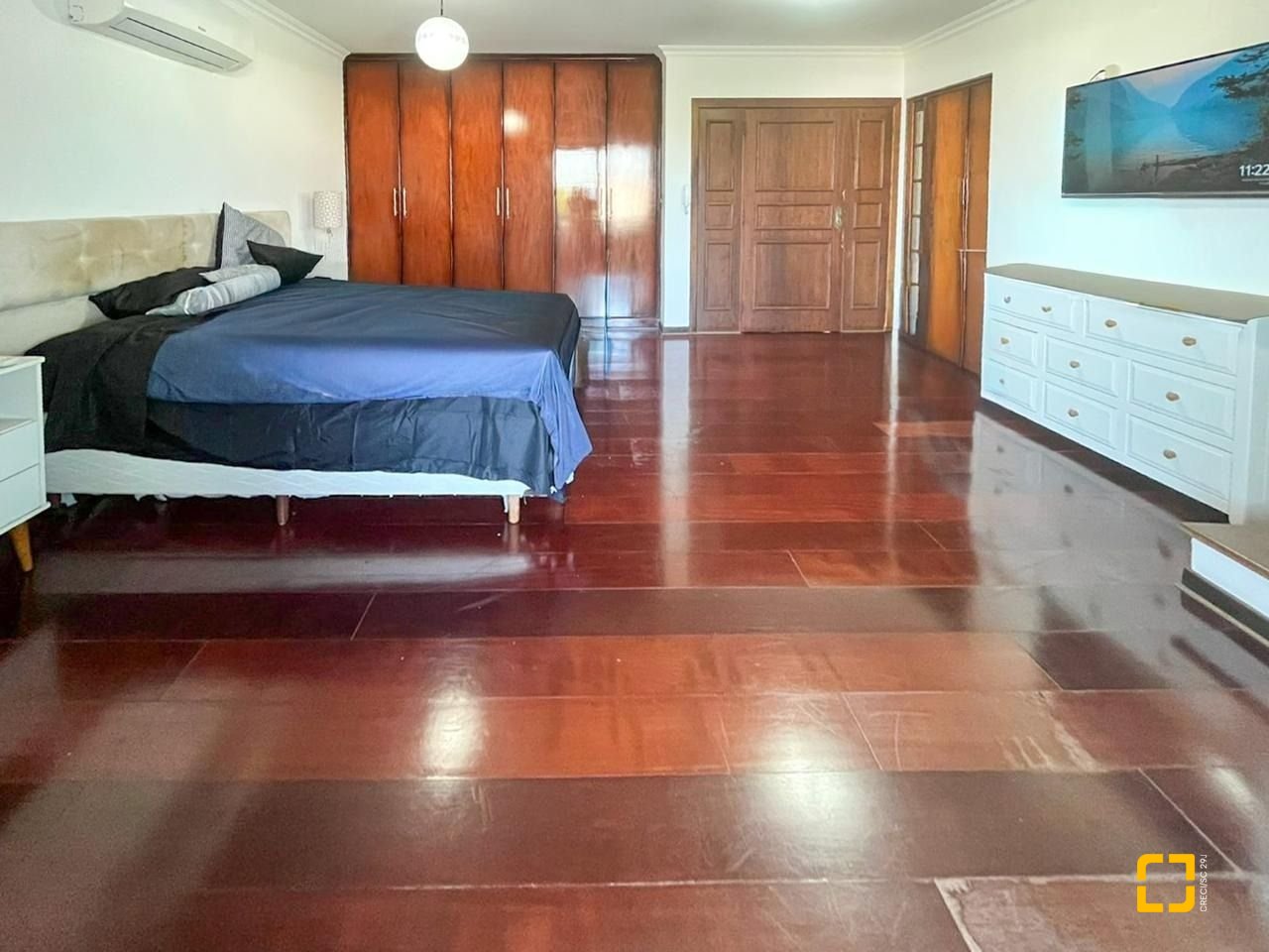 Casa com 362m², 5 quartos (sendo 1 suíte), 4 garagens, no bairro Abraão em Florianópolis