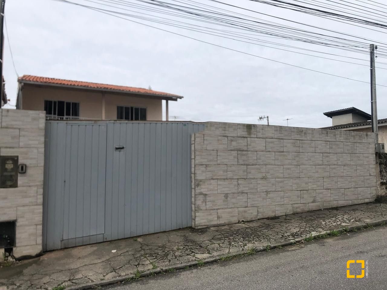Casa com 260m², 4 quartos (sendo 1 suíte), 6 garagens, no bairro Nossa Senhora do Rosário em São José