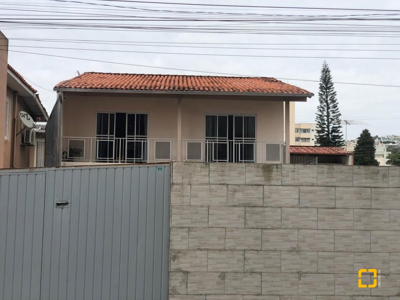 Casa com 260m², 4 quartos (sendo 1 suíte), 6 garagens, no bairro Nossa Senhora do Rosário em São José