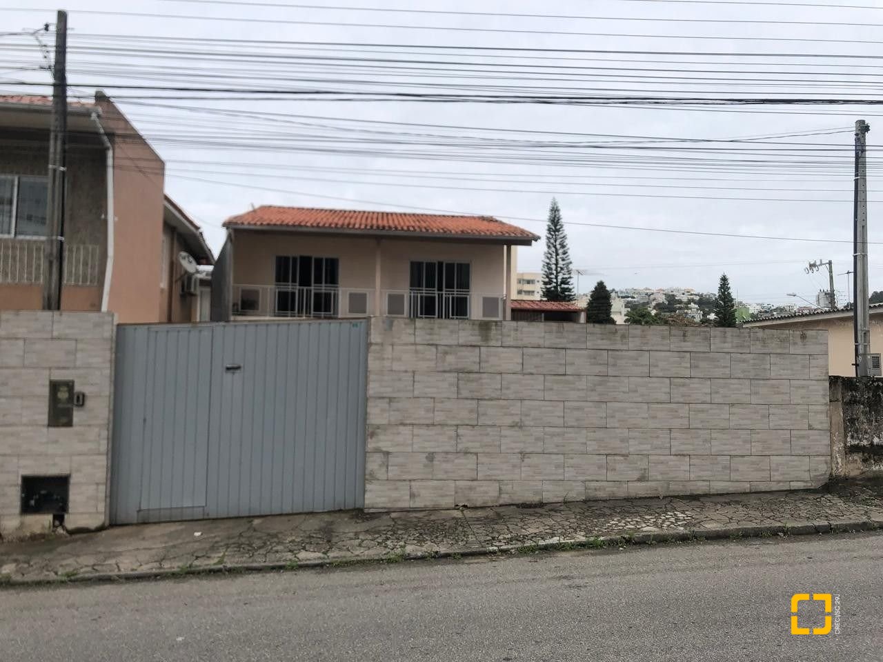 Casa com 260m², 4 quartos (sendo 1 suíte), 6 garagens, no bairro Nossa Senhora do Rosário em São José