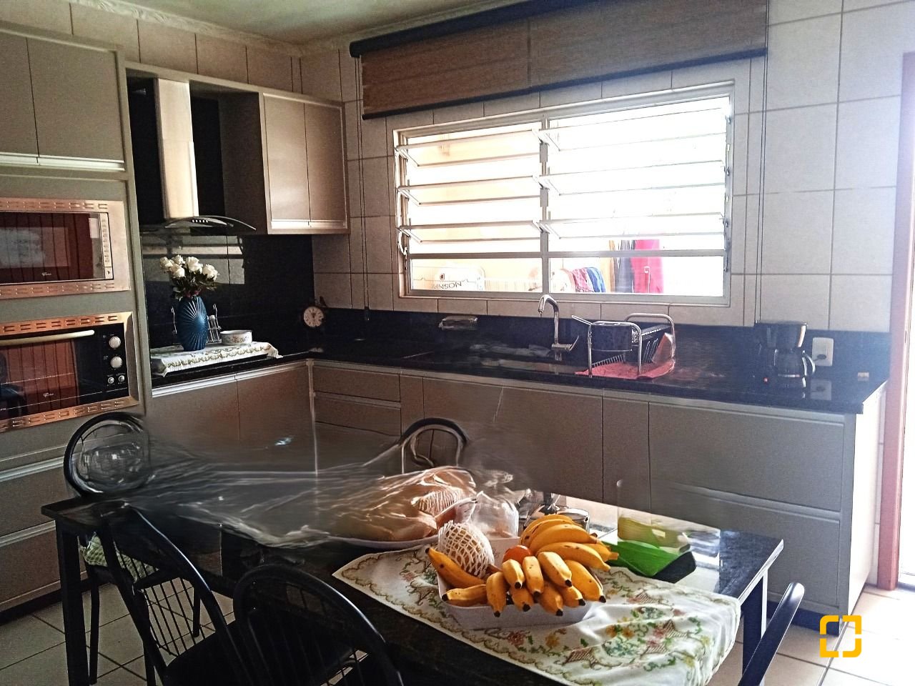 Casa com 260m², 4 quartos (sendo 1 suíte), 6 garagens, no bairro Nossa Senhora do Rosário em São José