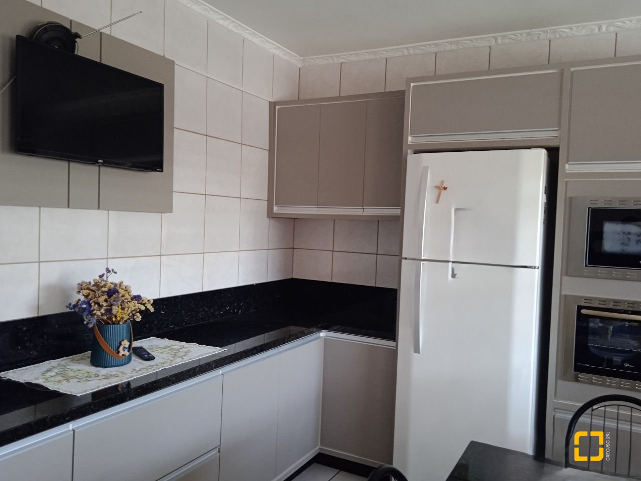 Casa com 260m², 4 quartos (sendo 1 suíte), 6 garagens, no bairro Nossa Senhora do Rosário em São José