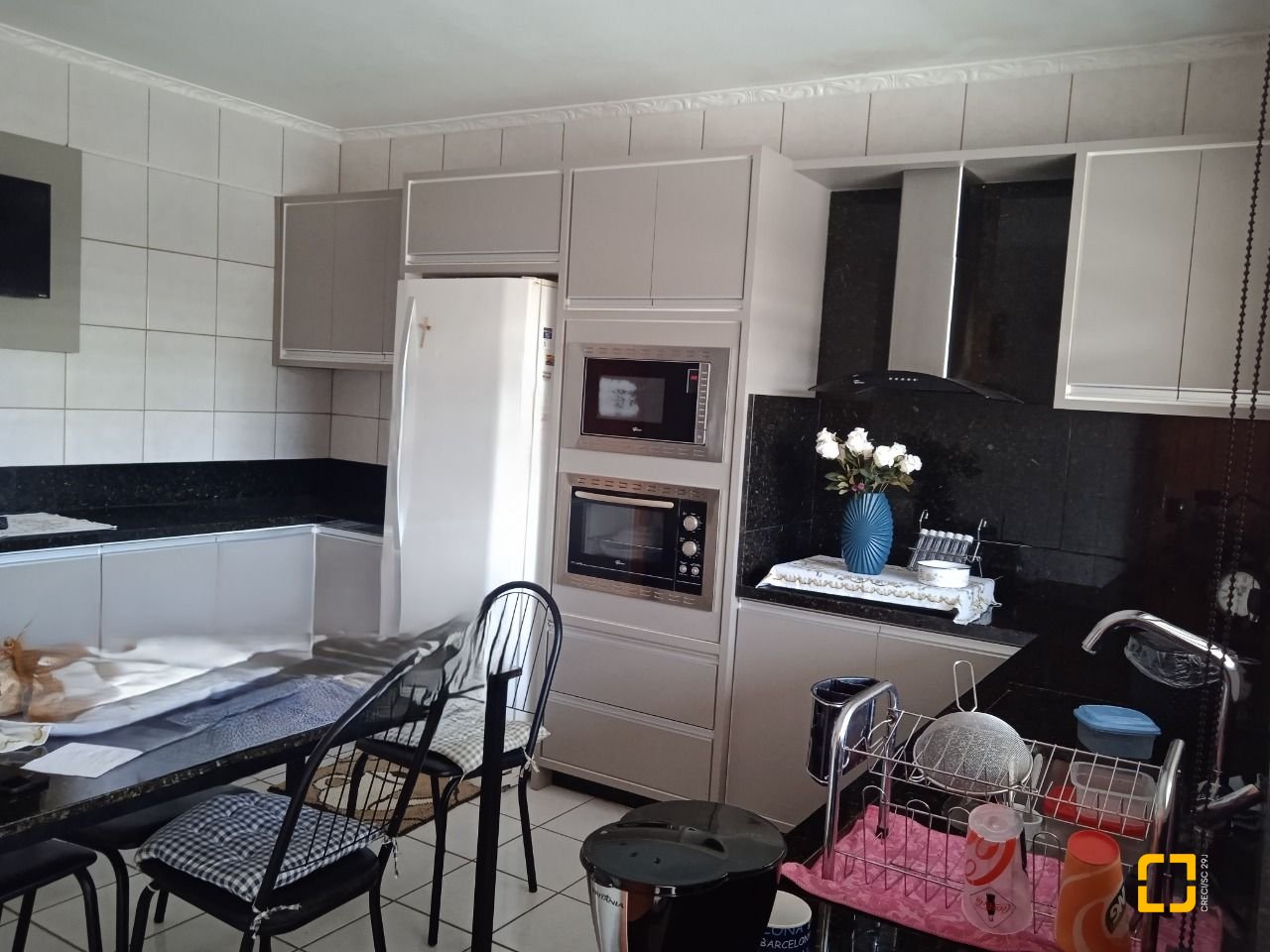 Casa com 260m², 4 quartos (sendo 1 suíte), 6 garagens, no bairro Nossa Senhora do Rosário em São José