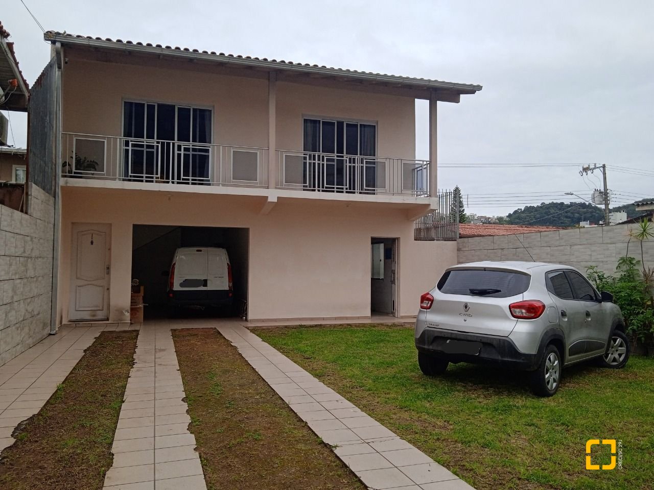 Casa com 260m², 4 quartos (sendo 1 suíte), 6 garagens, no bairro Nossa Senhora do Rosário em São José
