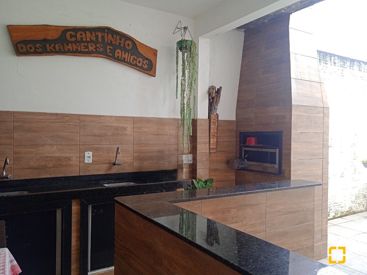 Casa com 260m², 4 quartos (sendo 1 suíte), 6 garagens, no bairro Nossa Senhora do Rosário em São José