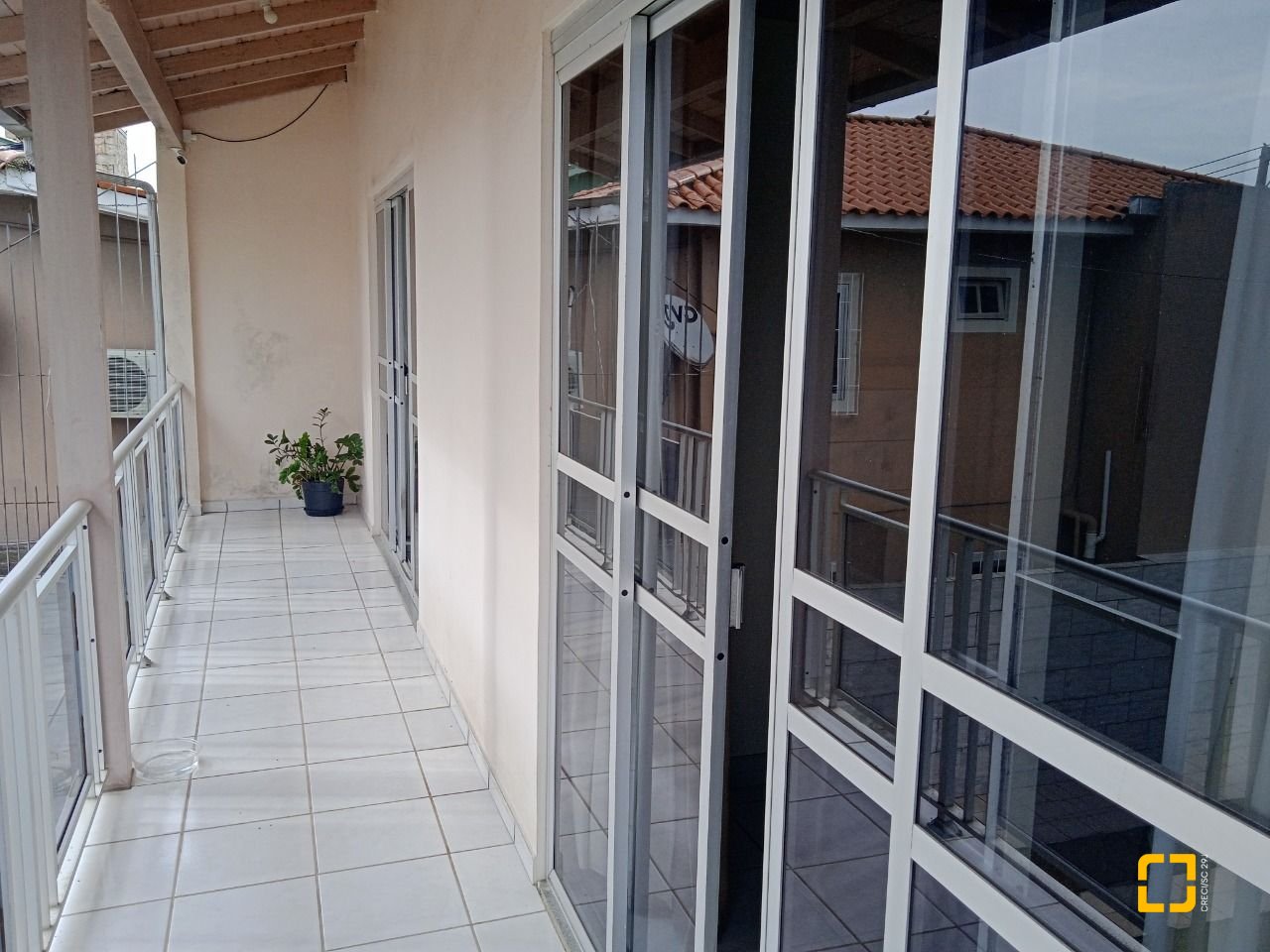 Casa com 260m², 3 quartos (sendo 1 suíte), 6 garagens, no bairro Nossa Senhora do Rosário em São José