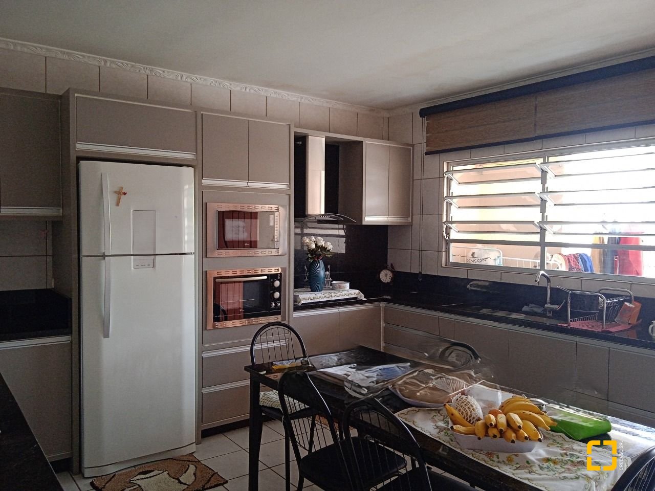 Casa com 260m², 3 quartos (sendo 1 suíte), 6 garagens, no bairro Nossa Senhora do Rosário em São José