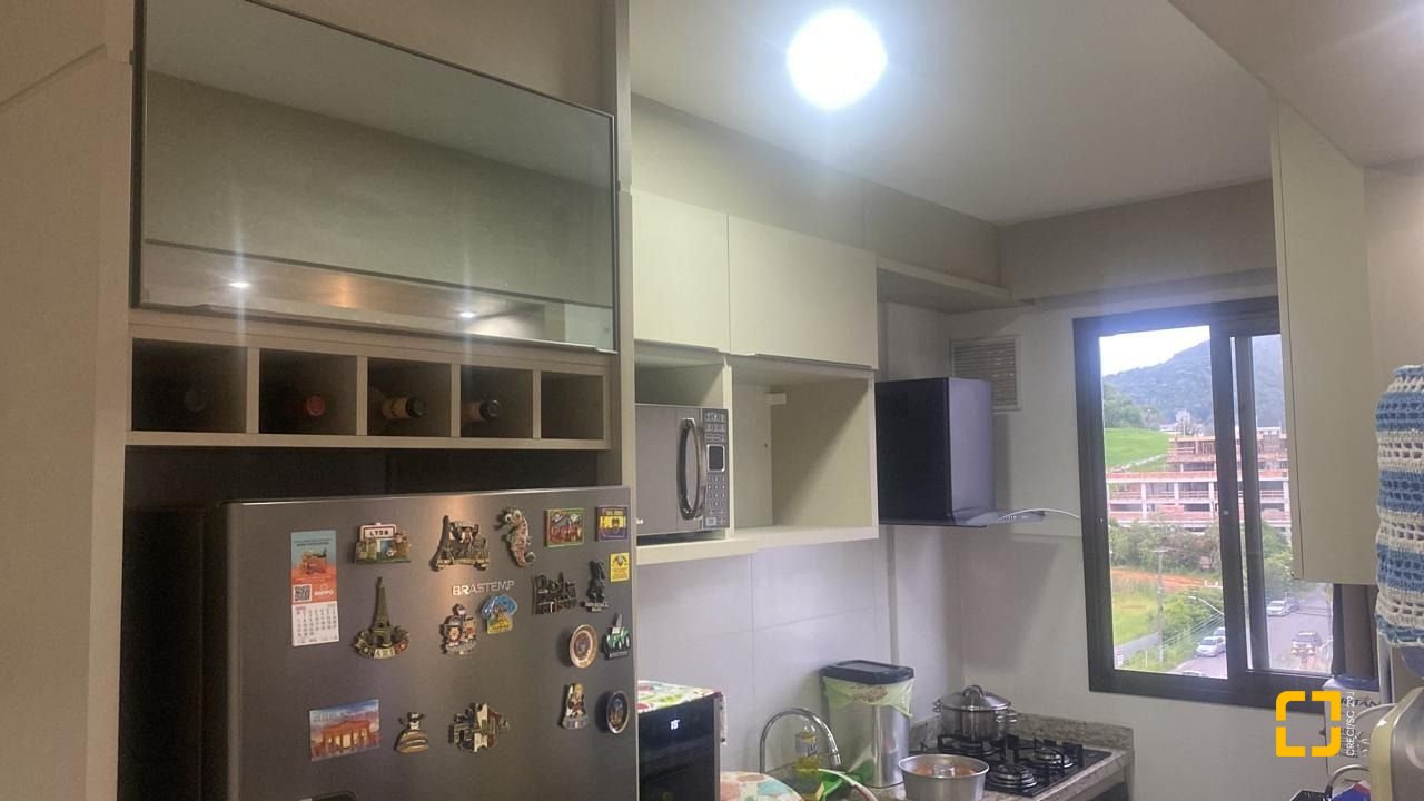 Apartamento com 65m², 2 quartos (sendo 1 suíte), 2 garagens, no bairro Cidade Universitaria Pedra Branca em Palhoça
