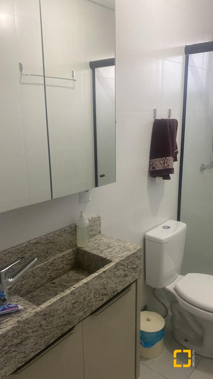 Apartamento com 65m², 2 quartos (sendo 1 suíte), 2 garagens, no bairro Cidade Universitaria Pedra Branca em Palhoça