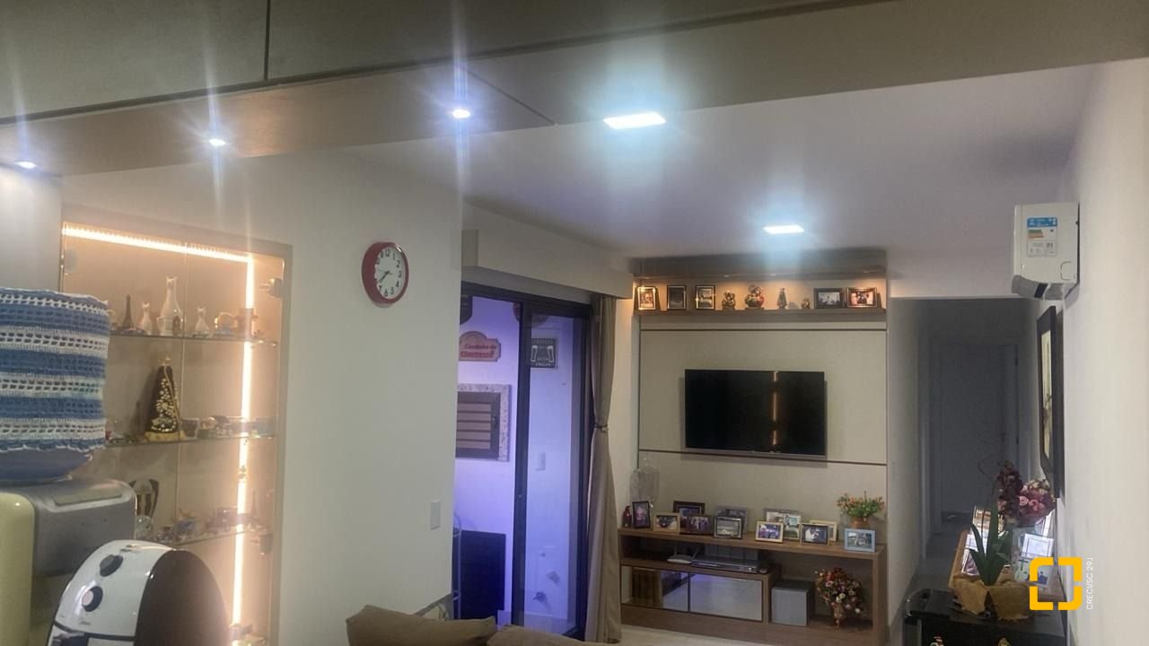 Apartamento com 65m², 2 quartos (sendo 1 suíte), 2 garagens, no bairro Cidade Universitaria Pedra Branca em Palhoça