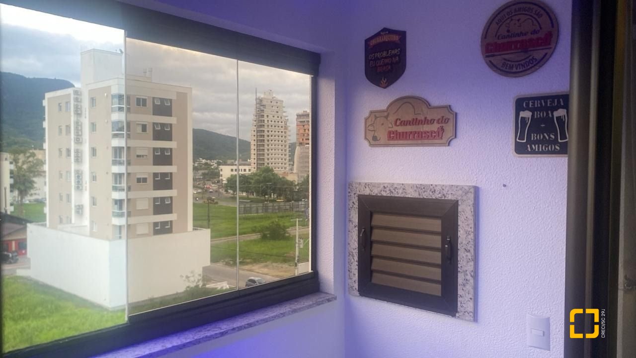 Apartamento com 65m², 2 quartos (sendo 1 suíte), 2 garagens, no bairro Cidade Universitaria Pedra Branca em Palhoça