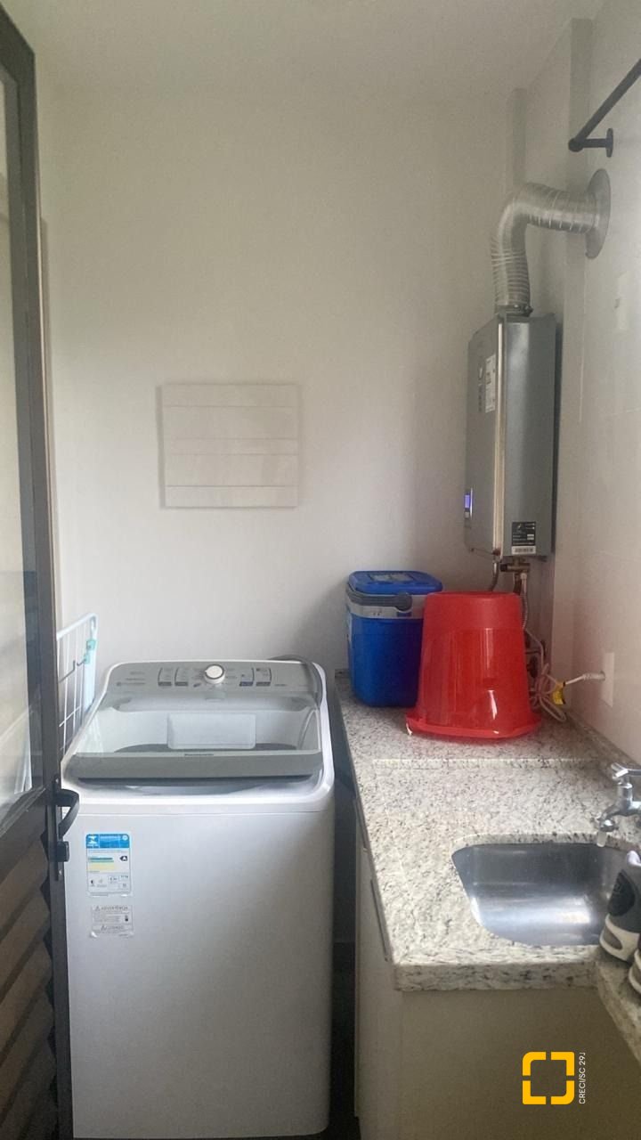 Apartamento com 65m², 2 quartos (sendo 1 suíte), 2 garagens, no bairro Cidade Universitaria Pedra Branca em Palhoça