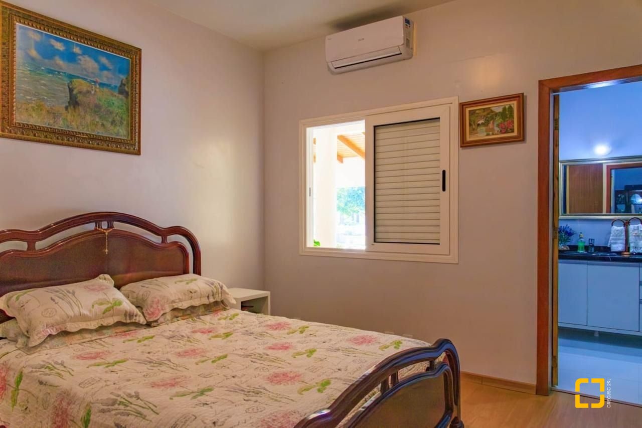 Casa de Condomínio com 550m², 13 quartos (sendo 6 suítes), 2 garagens, no bairro Ingleses em Florianópolis
